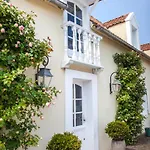 فندق مبيت وإفطار Le Colombier 4*