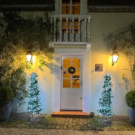 Le Colombier Nocleg ze śniadaniem 4*